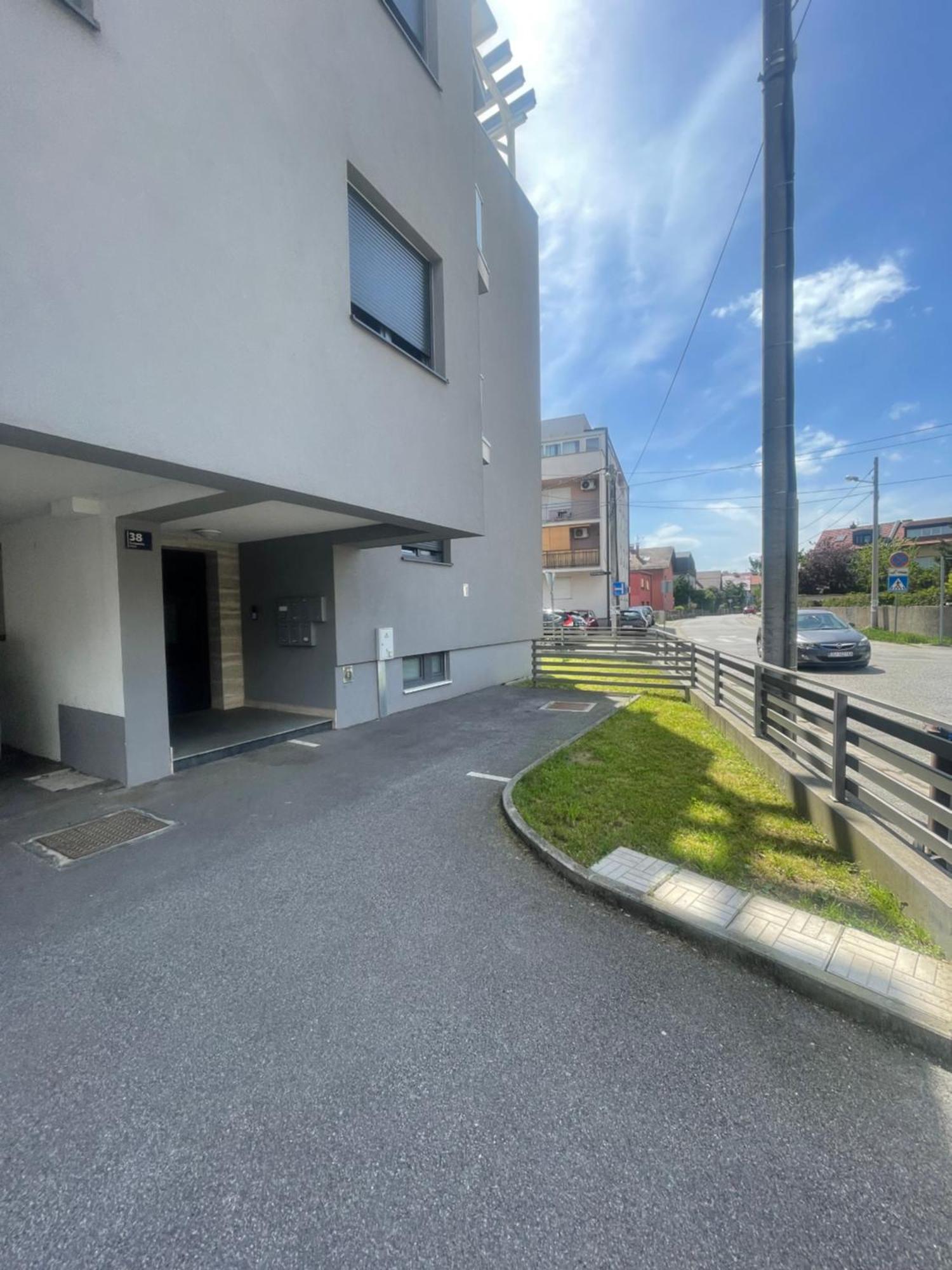 Lucky Place Apartment - Zumberacka With Free Private Parking Загреб Экстерьер фото